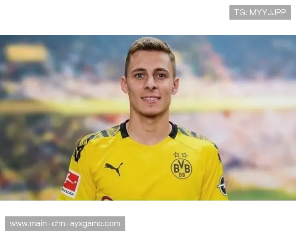 多特布兰特突破后横传前锋抢点入网：极致默契成就一剑封喉的瞬间